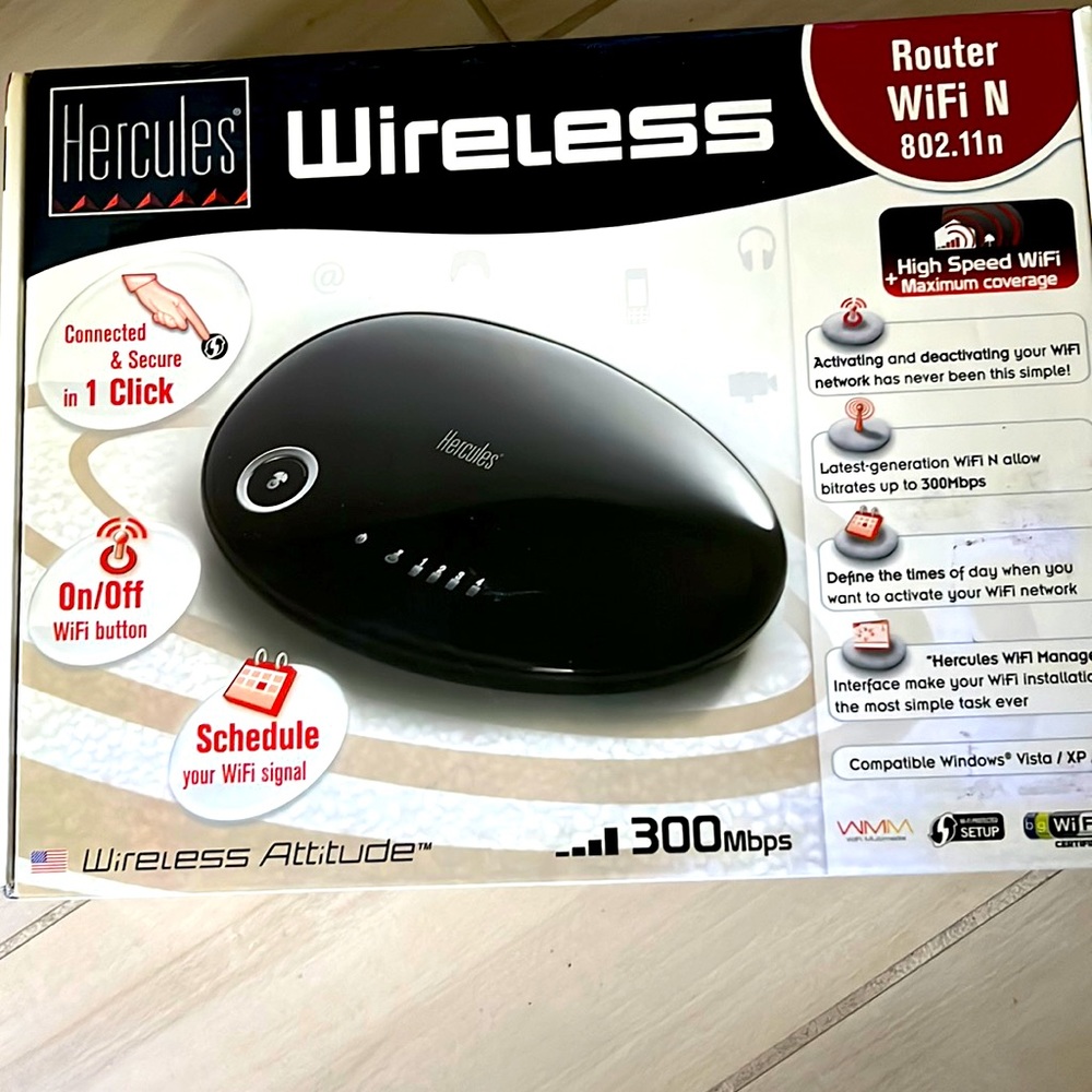 Desktop wireless router